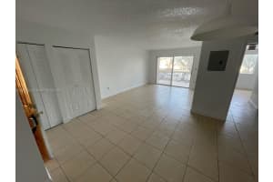 15221 SW 80th St APT 211, Miami, FL 33193, Sold 04/25/22