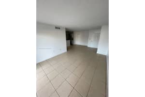 15221 SW 80th St APT 211, Miami, FL 33193, Sold 04/25/22