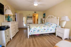 520 SE 12th St APT 102, Dania Beach, FL 33004, Sold 05/12/22