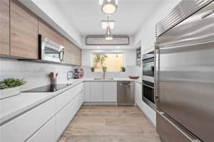 100 Jefferson Ave, Miami Beach, FL 33139, Sold 06/30/22