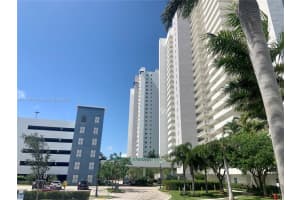 15051 Royal Oaks Ln APT 2206, North Miami, FL 33181, Sold 05/18/22