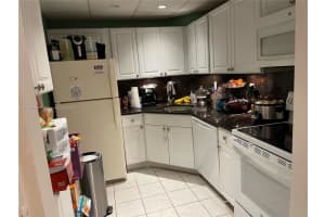 3115 Oakland Shores Dr APT E110, Oakland Park, FL 33309, Sold 04/29/22