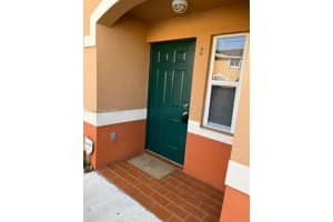 7915 NW 8th St #2b, Miami, FL 33126, Sold 04/29/22