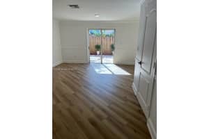 7915 NW 8th St #2b, Miami, FL 33126, Sold 04/29/22