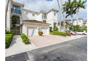 3225 NE 184th St, Aventura, FL 33160, Sold 05/05/22