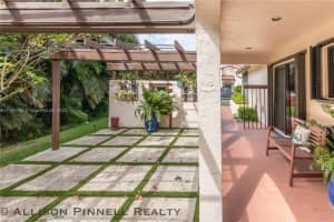 9313 NW 48th Doral Terrace, Doral, FL 33178, Sold 05/05/22