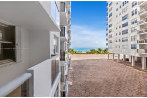 6039 Collins Ave APT 408, Miami Beach, FL 33140, Sold 06/02/22