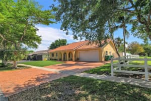 10414 SW 50th Ct, Cooper City, FL 33328, Sold 05/17/22