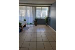 7545 E Treasure Dr #9f, North Bay Village, FL 33141, Sold 04/25/22