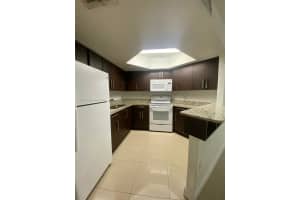 8363 Lake Dr APT 306, Doral, FL 33166, Sold 05/05/22