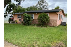 8241 NW 171st St, Hialeah, FL 33015, Sold 08/12/22