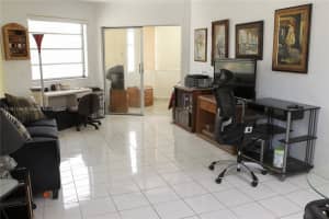18720 NE 18th Ave APT 215, Miami, FL 33179, Sold 05/25/22