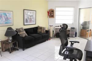 18720 NE 18th Ave APT 215, Miami, FL 33179, Sold 05/25/22