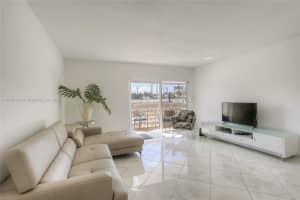 1901 S Ocean Dr APT 104, Hollywood, FL 33019, Sold 05/20/22