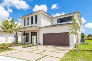 13675 SW 158th Pl, Miami, FL 33196, Sold 05/11/22