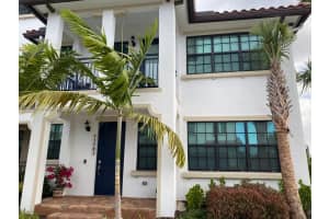 11701 SW 13th Ct, Pembroke Pines, FL 33025, Sold 05/13/22