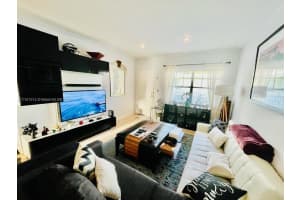 915 8th St APT 203, Miami Beach, FL 33139, Sold 06/30/22