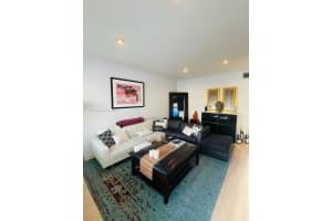 915 8th St APT 203, Miami Beach, FL 33139, Sold 06/30/22
