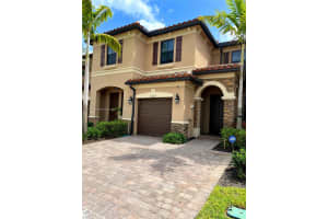 5002 Loebner Terrace, Davie, FL 33314, Sold 06/14/22