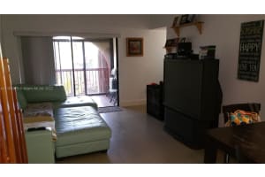 10245 NW 9th St Cir # 213-9, Miami, FL 33172, Sold 05/20/22