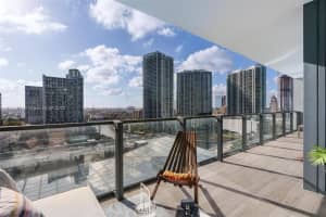68 SE 6th St Apt 1106, Miami, FL 33131, Sold 08/01/22