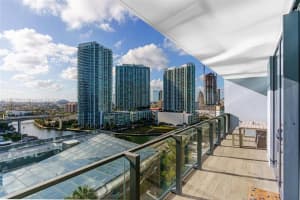 68 SE 6th St Apt 1106, Miami, FL 33131, Sold 08/01/22