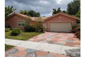 6030 NW 201st Ln, Hialeah, FL 33015, Sold 05/27/22
