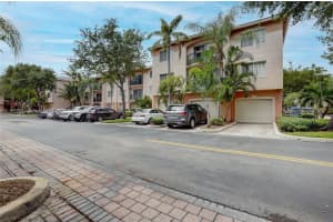 2033 SE 10th Ave APT 613, Fort Lauderdale, FL 33316, Sold 05/02/22