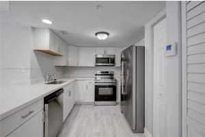 2033 SE 10th Ave APT 613, Fort Lauderdale, FL 33316, Sold 05/02/22