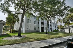 631 SW 111th Ln APT 203, Pembroke Pines, FL 33025, Sold 09/02/22