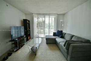 631 SW 111th Ln APT 203, Pembroke Pines, FL 33025, Sold 09/02/22