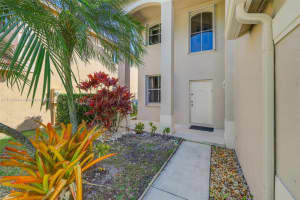 1130 Birchwood Rd, Weston, FL 33327, Sold 05/27/22