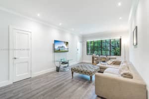840 Lenox Ave APT 8, Miami Beach, FL 33139, Sold 08/19/22