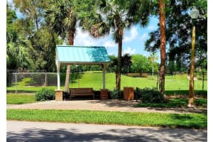 871 W Country Club Cir, Plantation, FL 33317, Sold 06/03/22