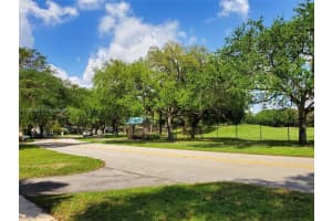 871 W Country Club Cir, Plantation, FL 33317, Sold 06/03/22