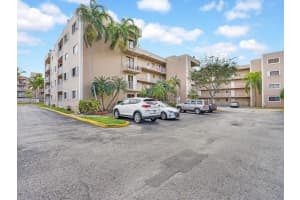 8500 NW 8th St APT 401, Miami, FL 33126, Sold 06/16/22