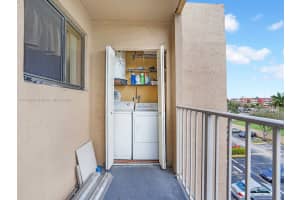 8500 NW 8th St APT 401, Miami, FL 33126, Sold 06/16/22