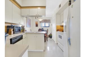 8500 NW 8th St APT 401, Miami, FL 33126, Sold 06/16/22