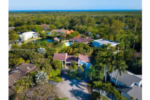 5942 SW 135th Terrace, Pinecrest, FL 33156, Sold 10/06/22