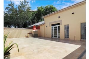 8333 Lake Dr APT 406, Doral, FL 33166, Sold 06/17/22