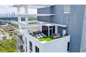 16385 Biscayne Blvd, North Miami Beach, FL 33160, Sold 09/29/22