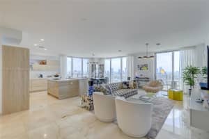 16385 Biscayne Blvd, North Miami Beach, FL 33160, Sold 09/29/22