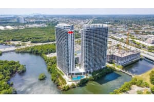 16385 Biscayne Blvd, North Miami Beach, FL 33160, Sold 09/29/22