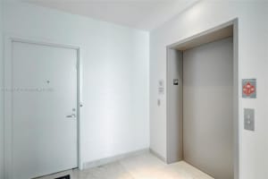 16385 Biscayne Blvd, North Miami Beach, FL 33160, Sold 09/29/22