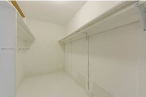 5825 Collins Ave #7c, Miami Beach, FL 33140, Sold 05/05/22