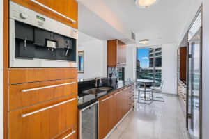 1331 Brickell Bay Dr APT 1208, Miami, FL 33131, Sold 05/18/22