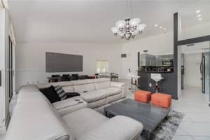 9850 Costa Del Sol Blvd e 94a, Doral, FL 33178, Sold 05/06/22