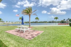 2309 Park Ln APT 302, Hollywood, FL 33021, Sold 05/31/22