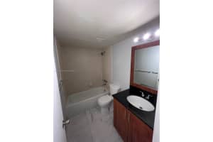 486 NW 165th St b106, Miami, FL 33169, Sold 05/10/22