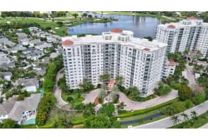 19900 E Country Club Dr APT 714, Aventura, FL 33180, Sold 05/07/22